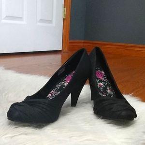 Rocket Dog Black Closed Toe Heels